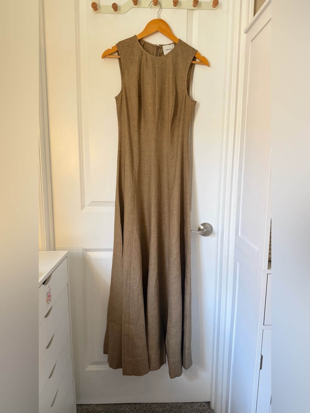 Reformation Cecilia Linen Dress In dark oatmeal, new without tags, never worn. - Picture 6 of 12